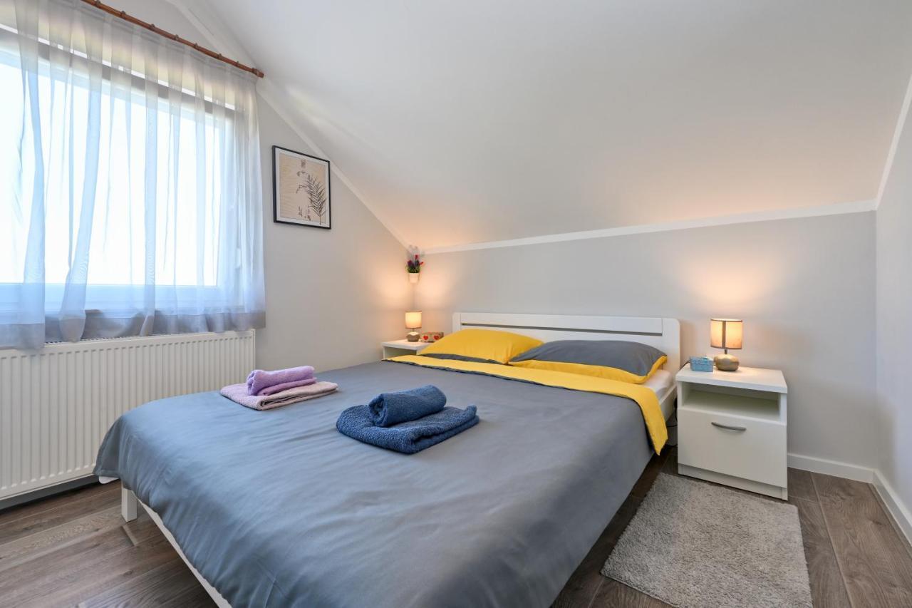 Villa Cvetkova Hiza Sa Jacuzzijem à Tuheljske Toplice Extérieur photo
