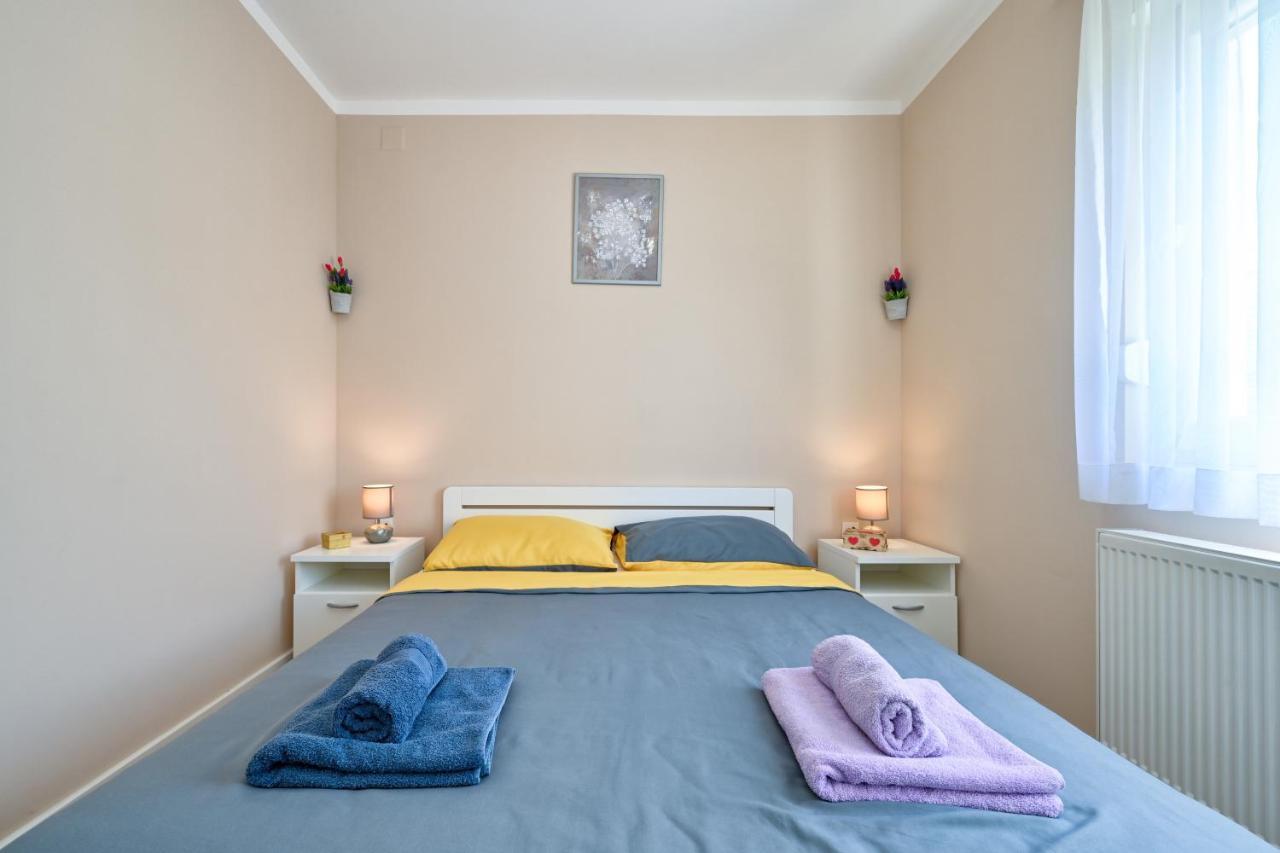 Villa Cvetkova Hiza Sa Jacuzzijem à Tuheljske Toplice Extérieur photo