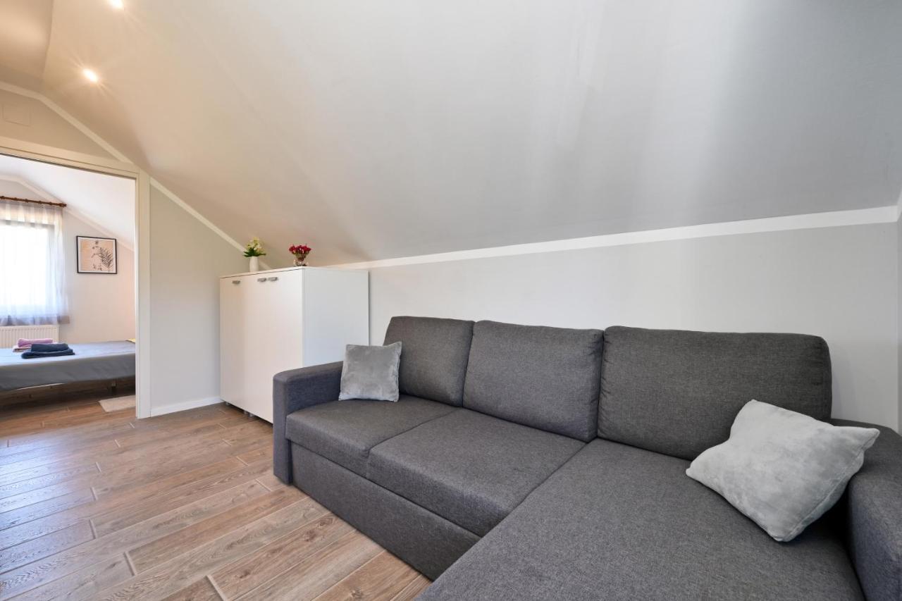 Villa Cvetkova Hiza Sa Jacuzzijem à Tuheljske Toplice Extérieur photo