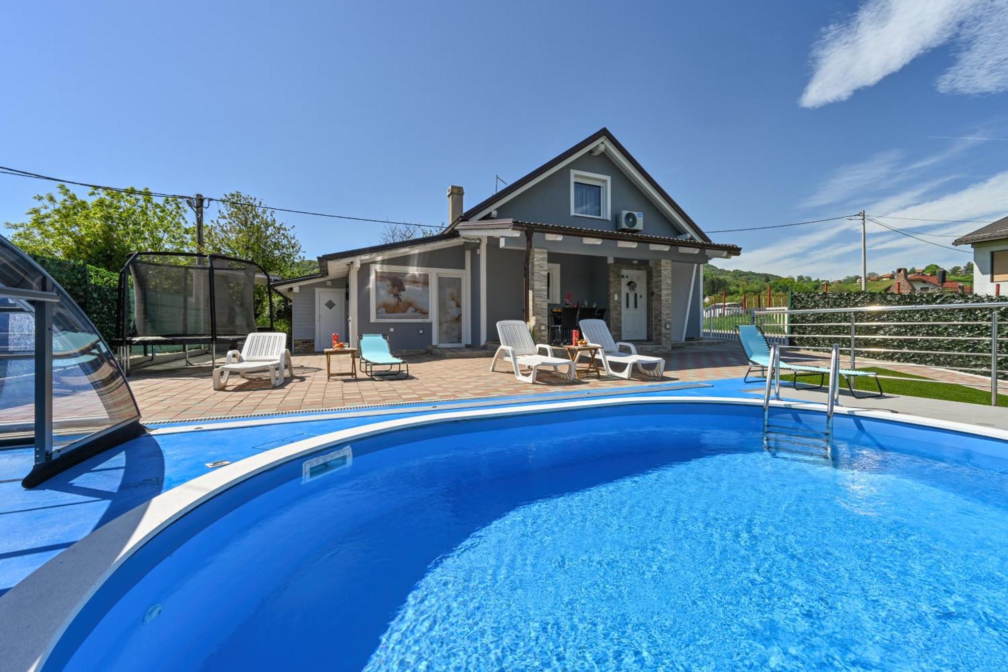 Villa Cvetkova Hiza Sa Jacuzzijem à Tuheljske Toplice Extérieur photo