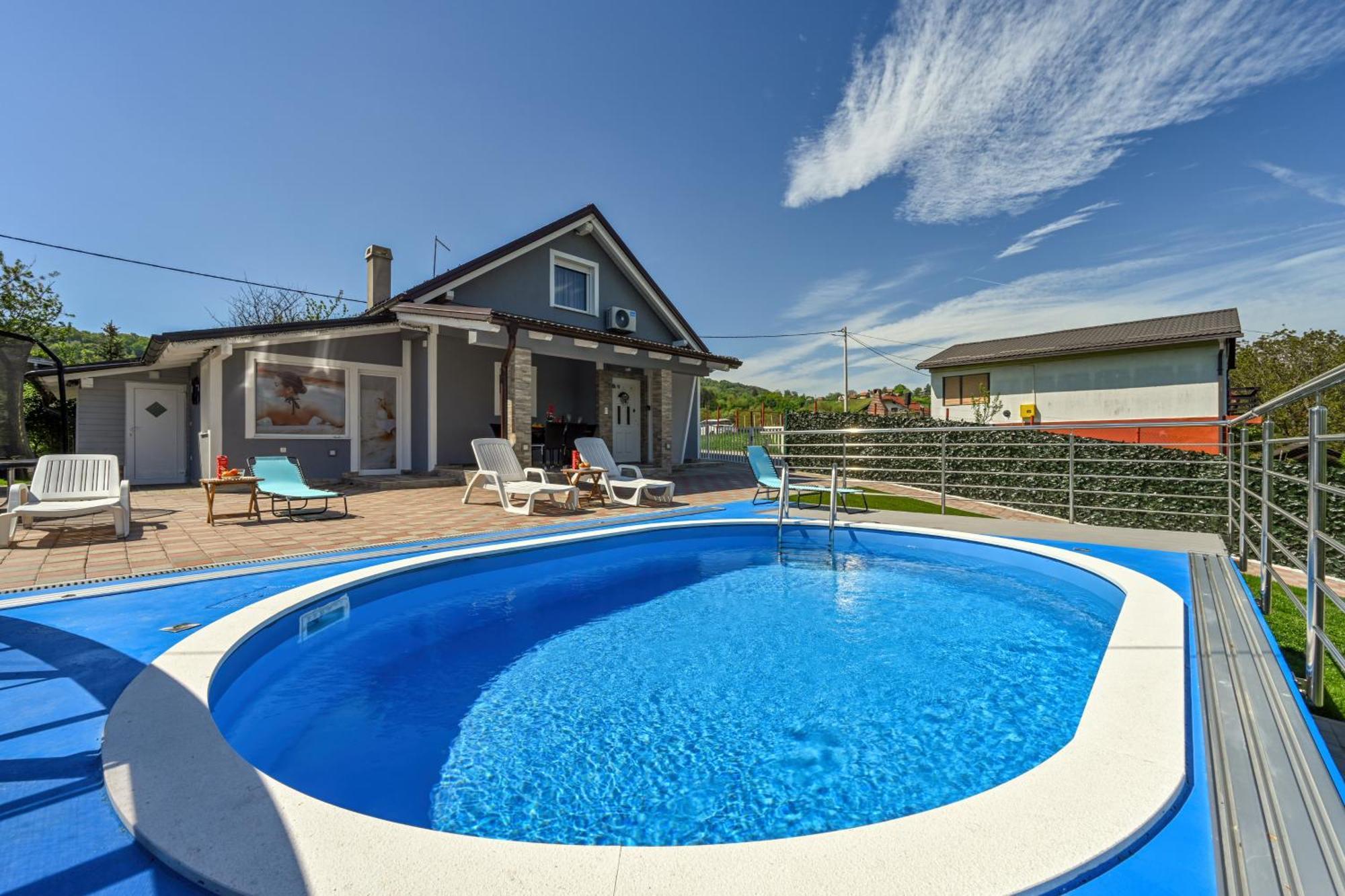 Villa Cvetkova Hiza Sa Jacuzzijem à Tuheljske Toplice Extérieur photo