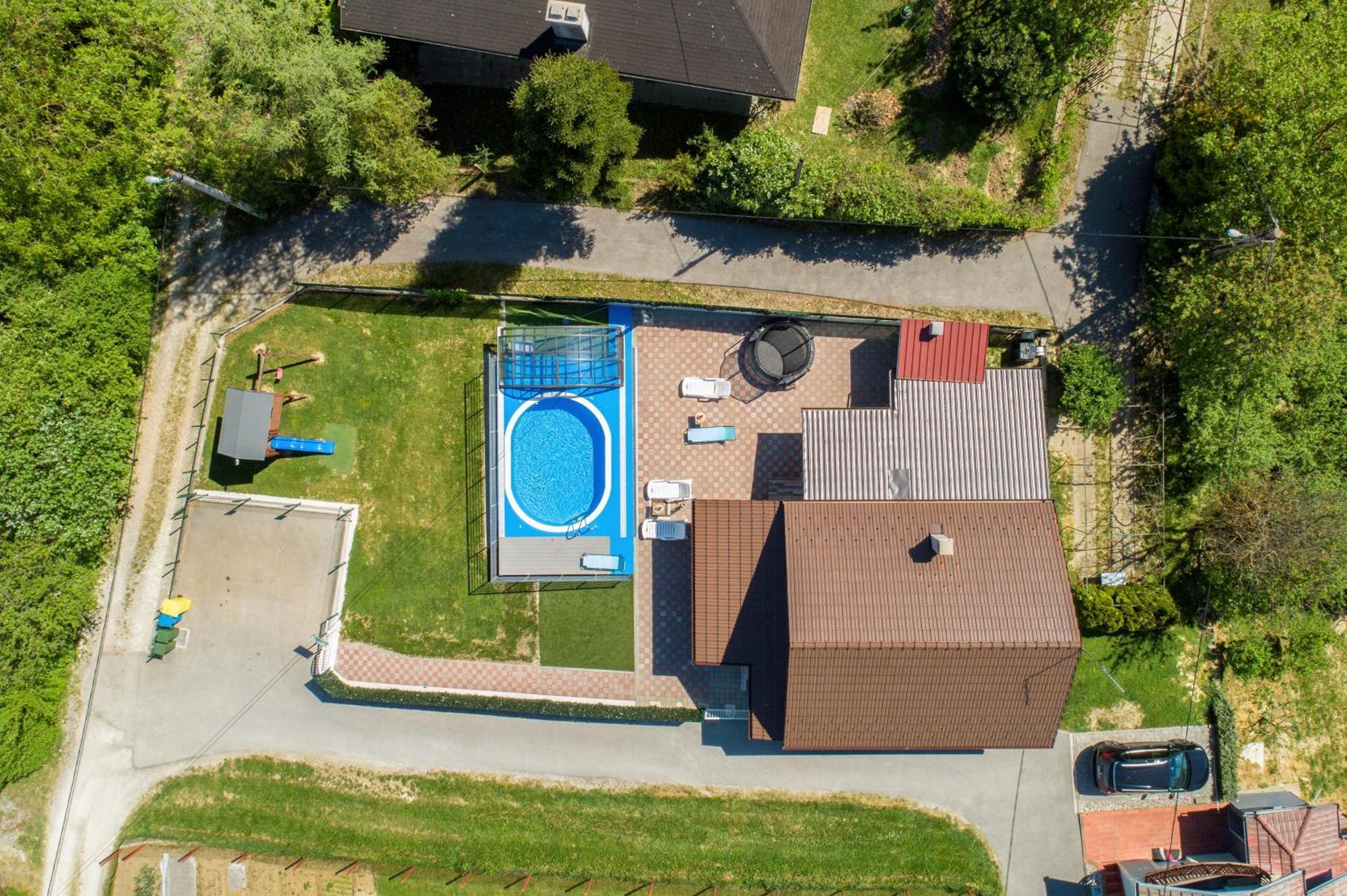 Villa Cvetkova Hiza Sa Jacuzzijem à Tuheljske Toplice Extérieur photo